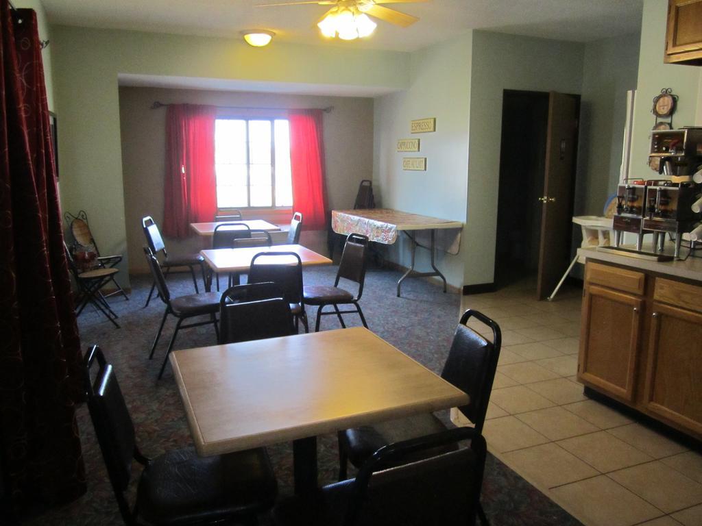 Sauk River Inn & Suites, A Travelodge By Wyndham Sauk Centre Esterno foto