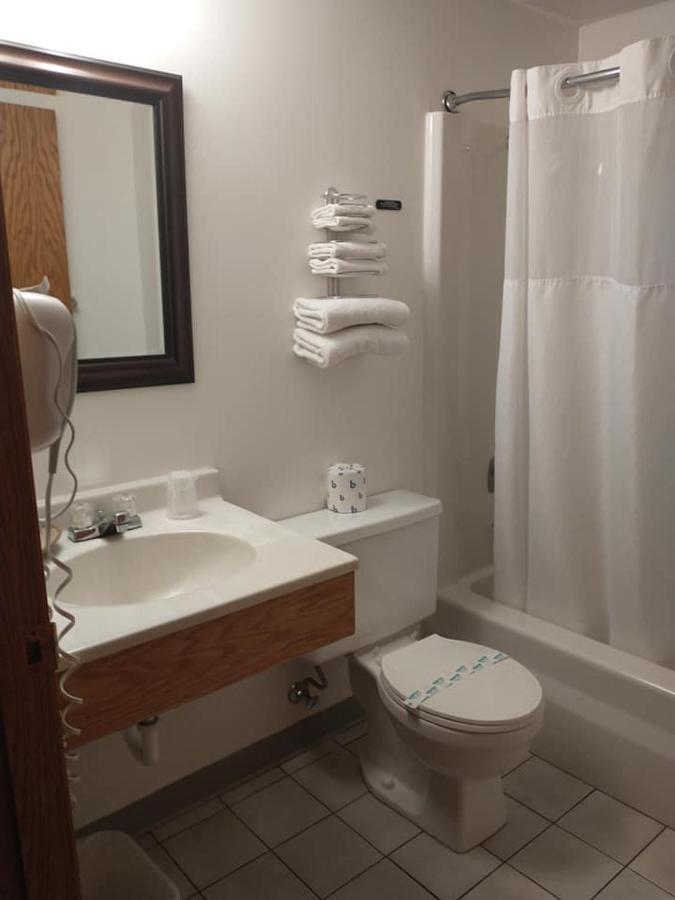 Sauk River Inn & Suites, A Travelodge By Wyndham Sauk Centre Esterno foto