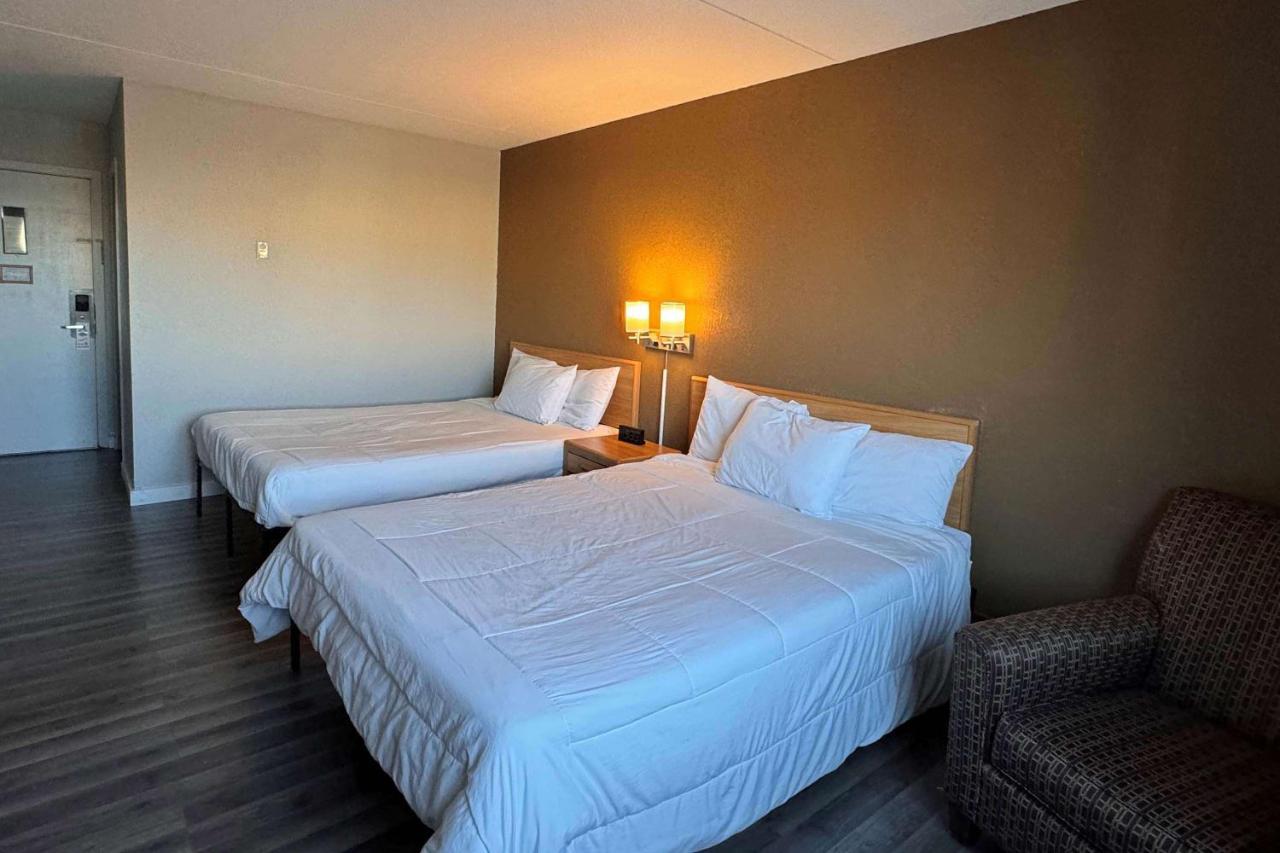 Sauk River Inn & Suites, A Travelodge By Wyndham Sauk Centre Esterno foto