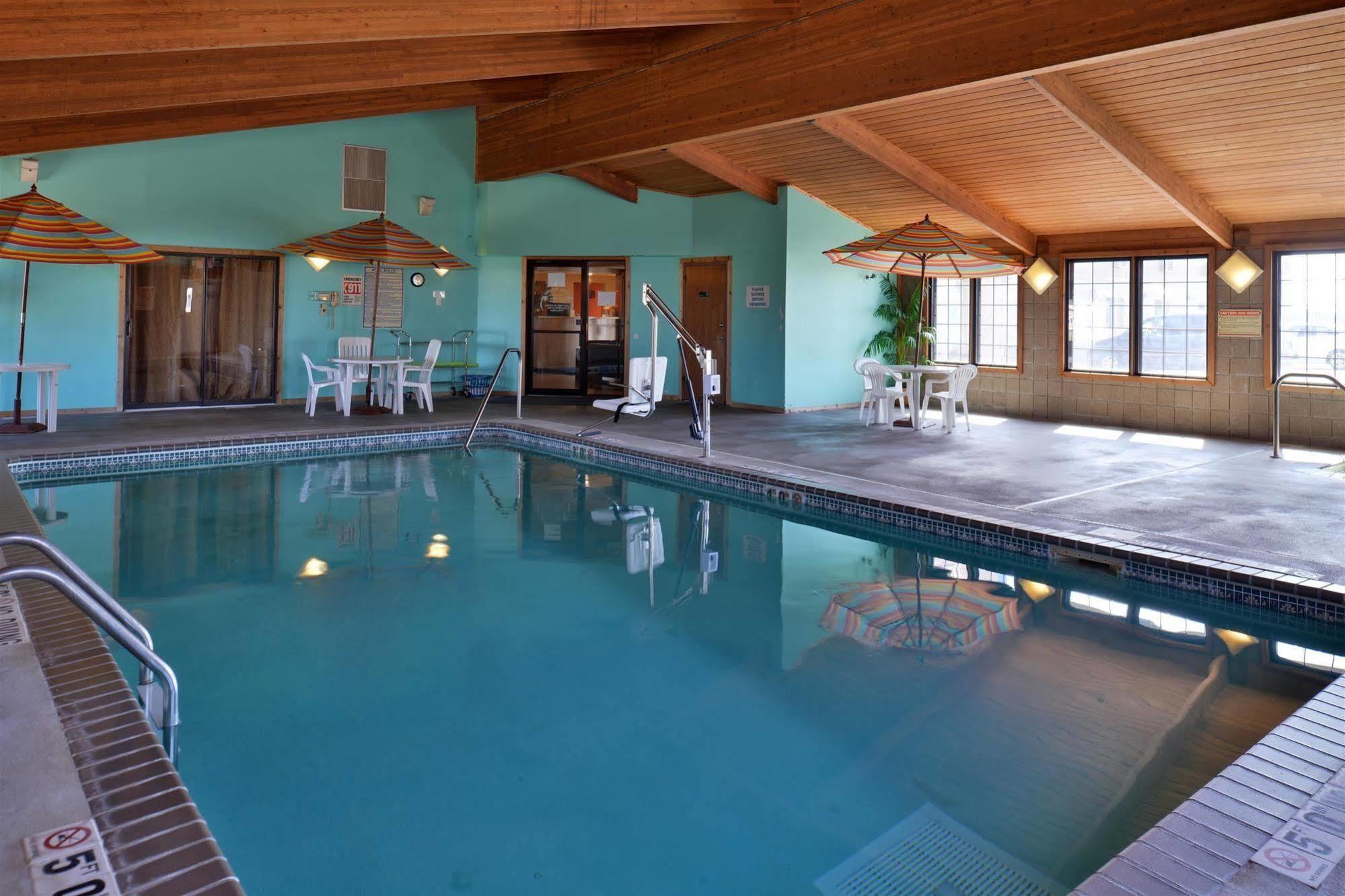 Sauk River Inn & Suites, A Travelodge By Wyndham Sauk Centre Esterno foto